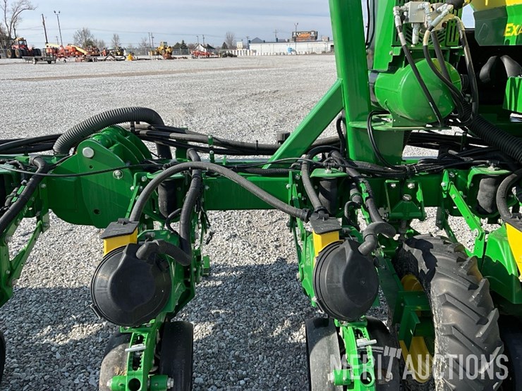2022-john-deere-dr16-image-17