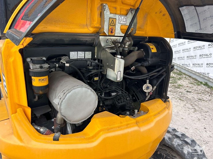 2021-jcb-35z-1-image-8