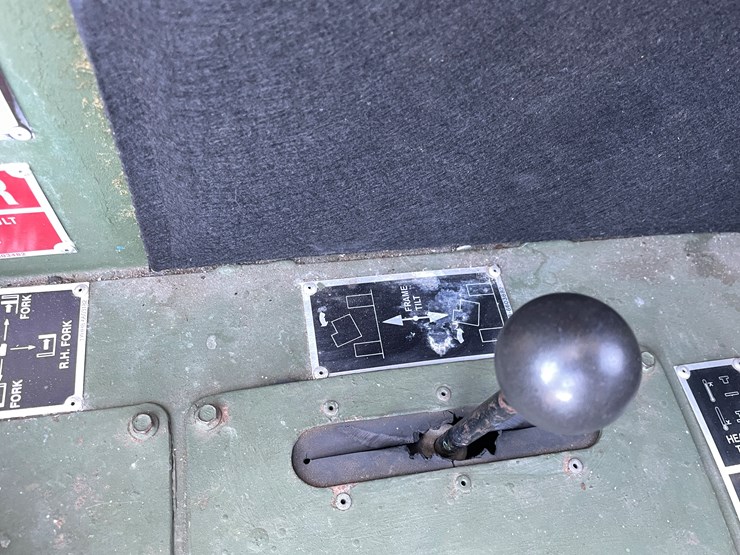 #1019-•-1991-skytrak-telehandler-image-54