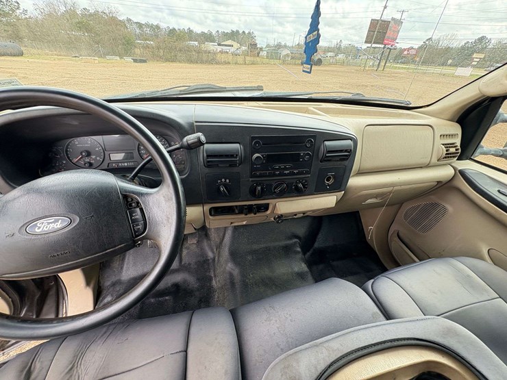 2005-ford-f350-image-16
