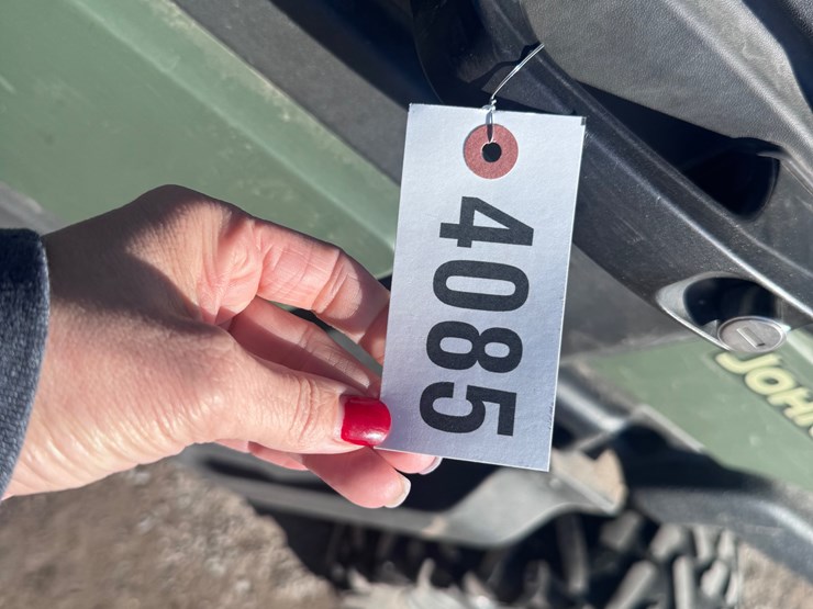 #4085-•-john-deere-xuv835-image-19