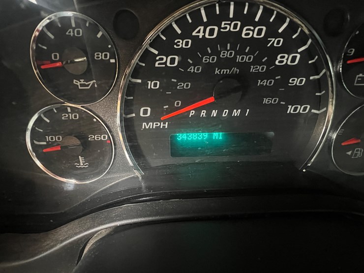 2012-chevrolet-express-g2500-image-36