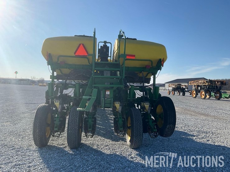 2009-john-deere-1770nt-image-4