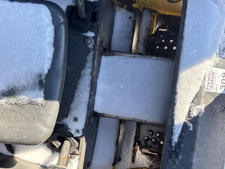 new-holland-l190-image-11