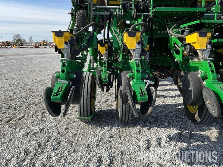 2022-john-deere-1795-image-26