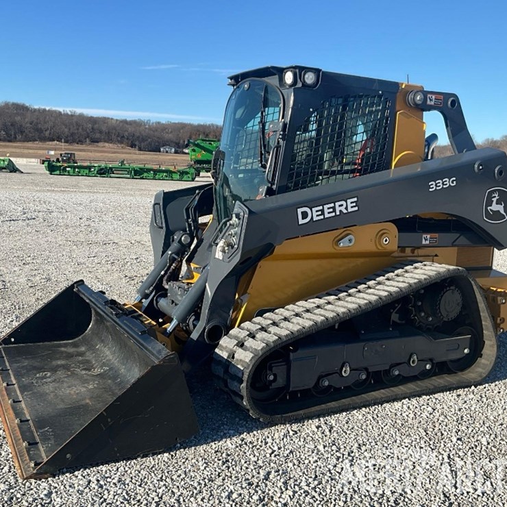 2023 DEERE 333G