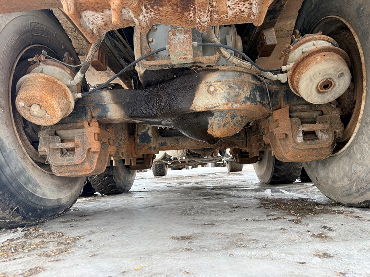 1999-mack-dm690-image-73