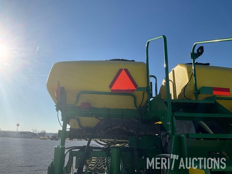 2009-john-deere-1770nt-image-28