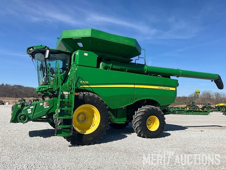 2021-john-deere-s790-image-1