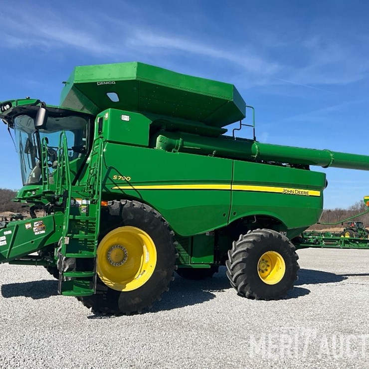 2021 JOHN DEERE S790
