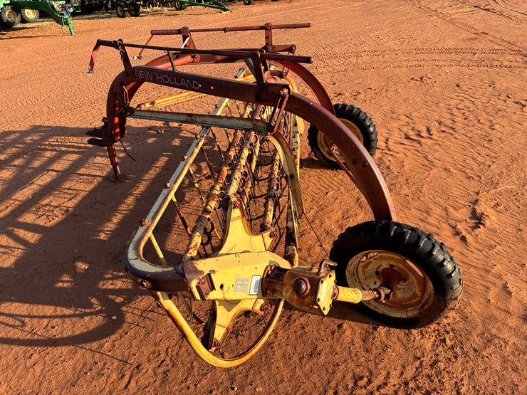 new-holland-256-image-3