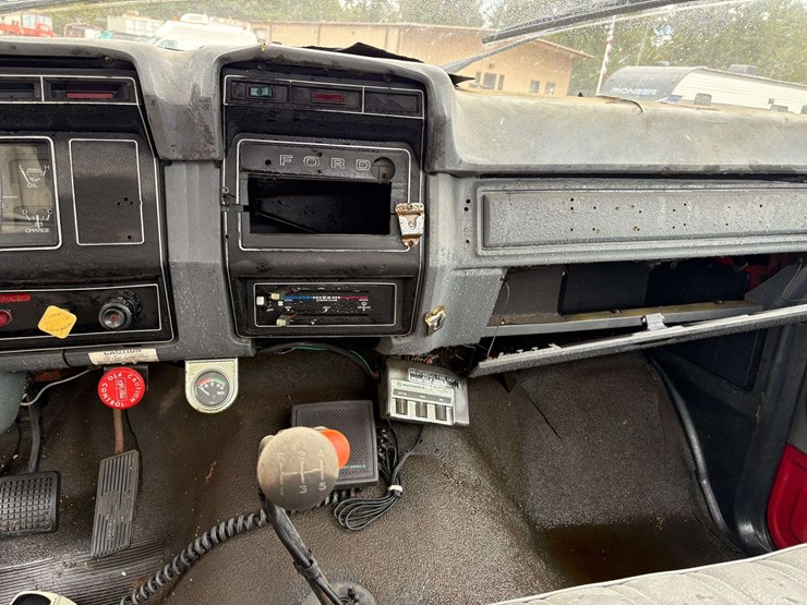 1985-ford-f700-image-10