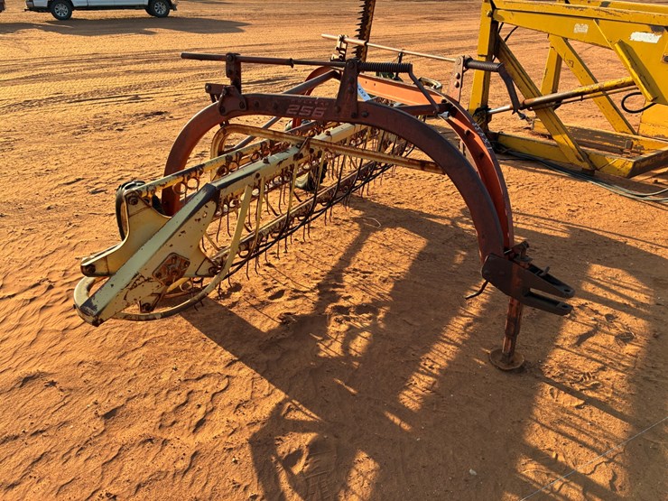 new-holland-256-image-1