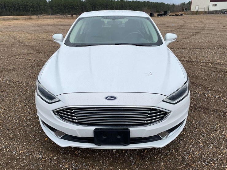 2018-ford-fusion-4-door-sedan-(166,897-miles)-image-5
