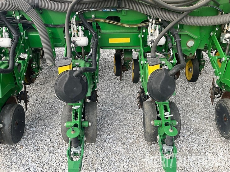 2019-john-deere-1775nt-image-21