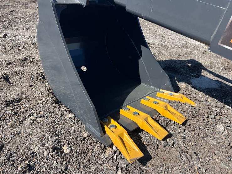 #5007-•-new-land-honor-arm-backhoe-for-skid-steer-image-4