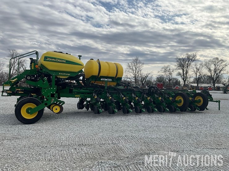 2019-john-deere-1775nt-image-4