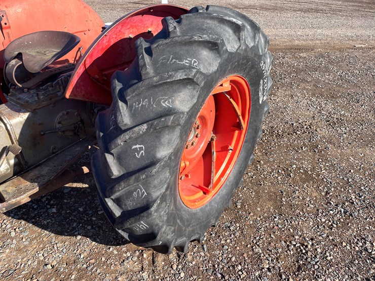 #1018-•-massey-ferguson-mf35-image-8