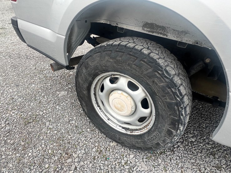 2015-ford-f150-xl-image-18