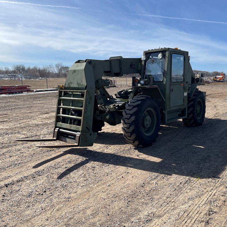 #1019 • 1991 Skytrak Telehandler
