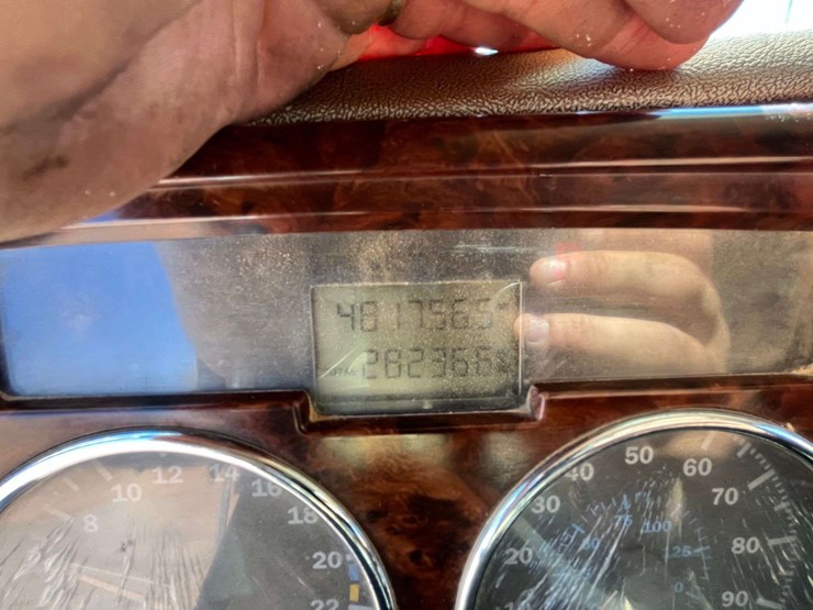 2004-mack-cv713-tandem-dump-truck-(481,756-miles)-image-21