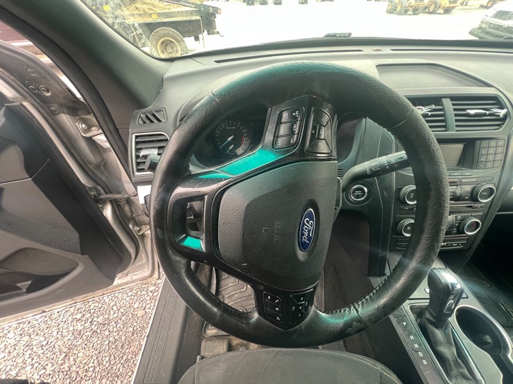 2016-ford-explorer-xlt-image-21