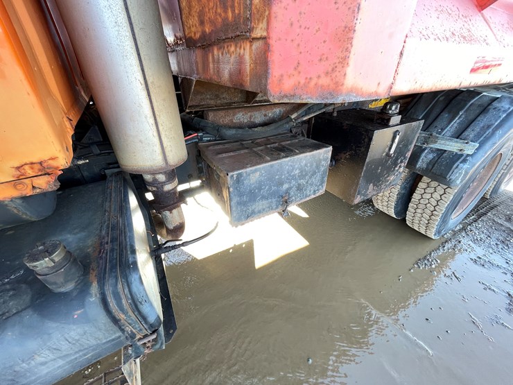 1996-ford-l9000-image-30