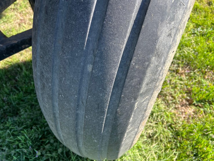 adams-high-clearance-5-ton-spreader-image-25