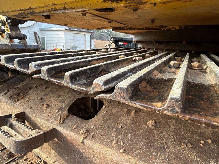 2015-komatsu-pc210-lc-10-image-11