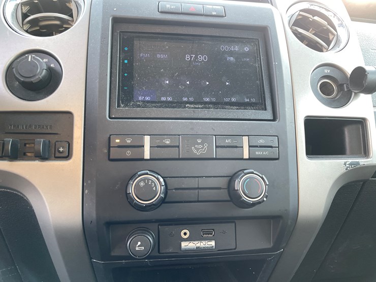 2011-ford-f150-image-46