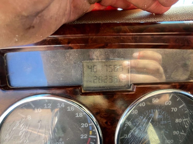 2004-mack-cv713-tandem-dump-truck-(481,756-miles)-image-20