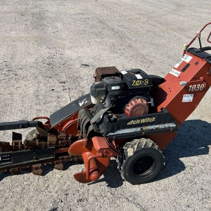 1999 DITCH WITCH 1030