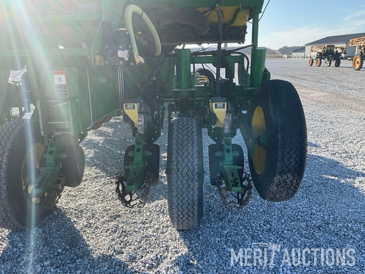 2009-john-deere-1770nt-image-31