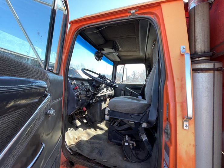 1996-ford-l9000-image-32