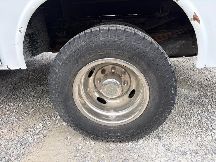 2011-ford-f350-image-8