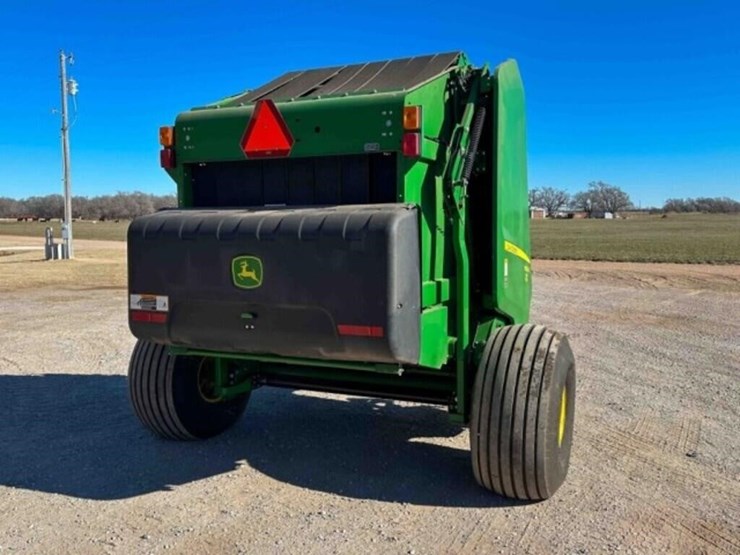 2020-john-deere-560m-image-4