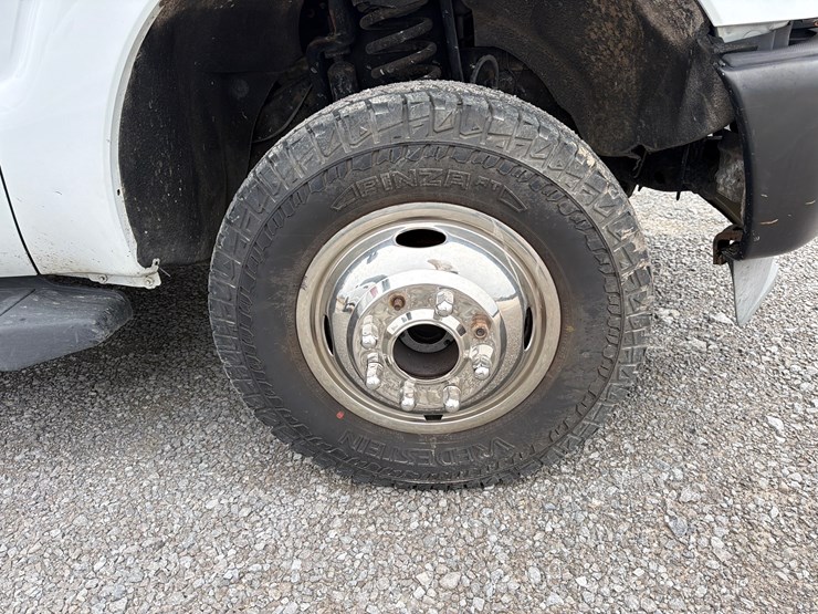 2011-ford-f350-image-10