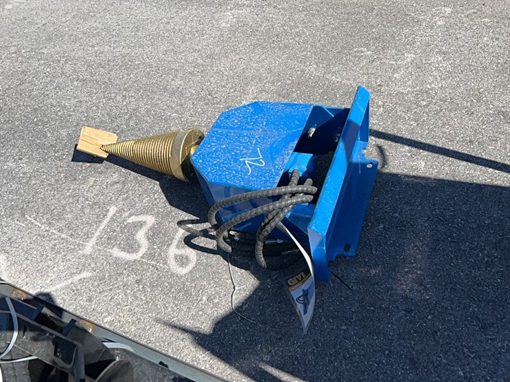 new-giyi-wood-splitter-skid-steer-attachment-image-1