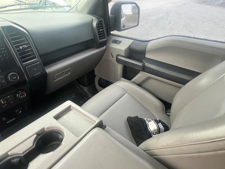 2015-ford-f150-xl-image-25