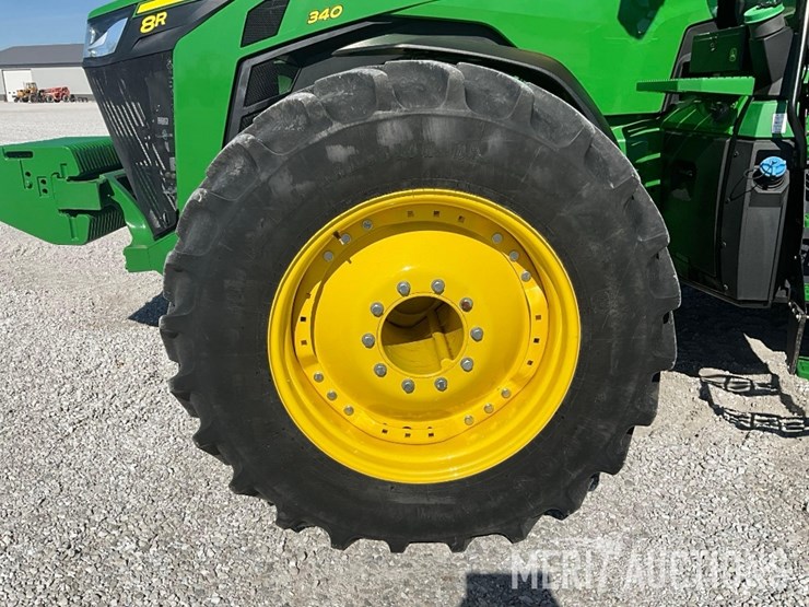 2023-john-deere-8r-340-image-13