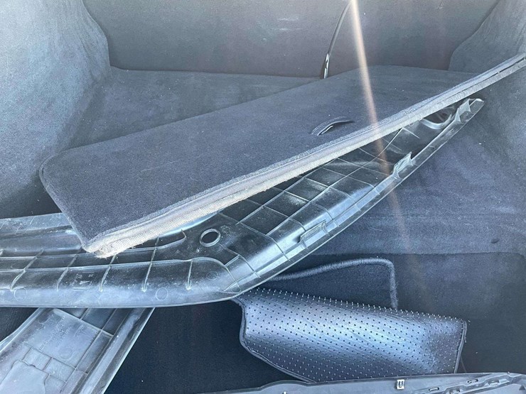 2013-tesla-model-s-4-door-sedan-(135,834-miles)-image-14