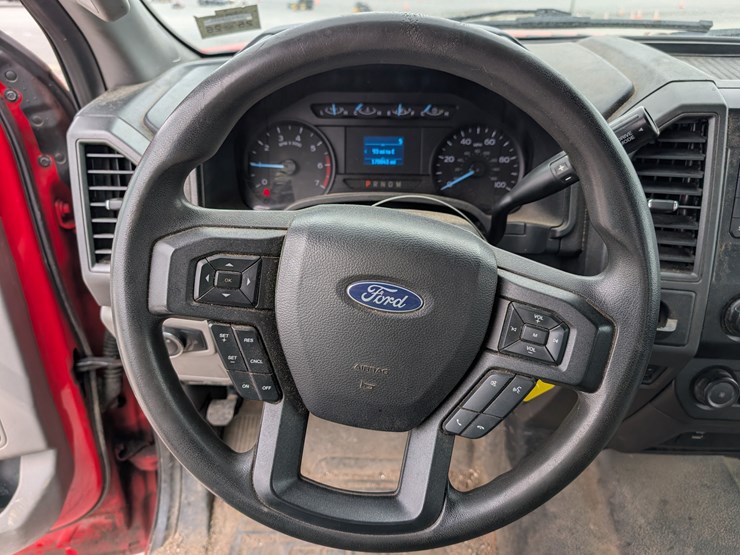 2020-ford-f350-xl-image-9