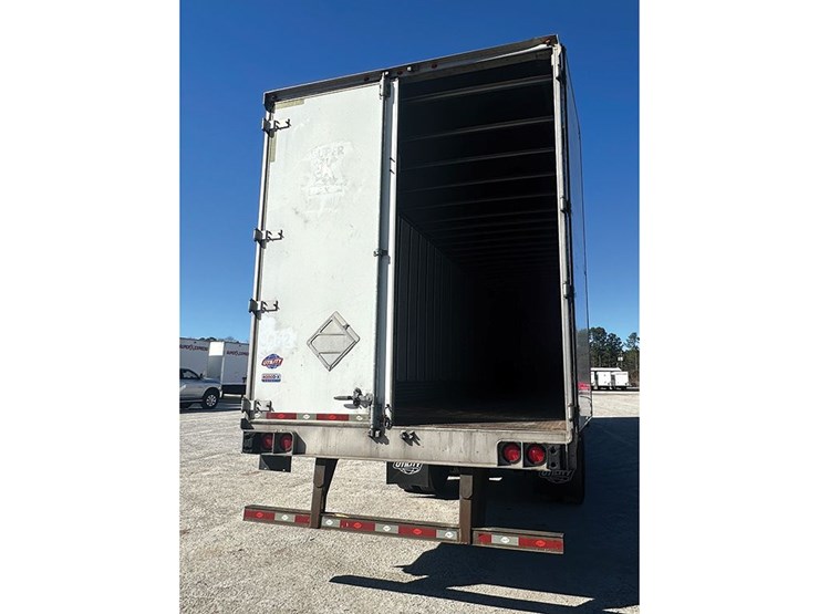 2015-utility-4000d-x-image-5