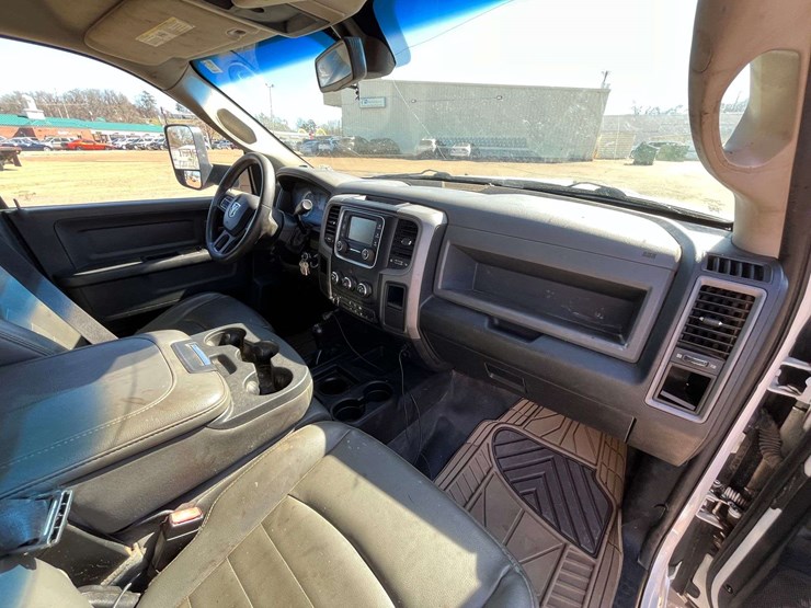 2014-dodge-ram-5500-image-18