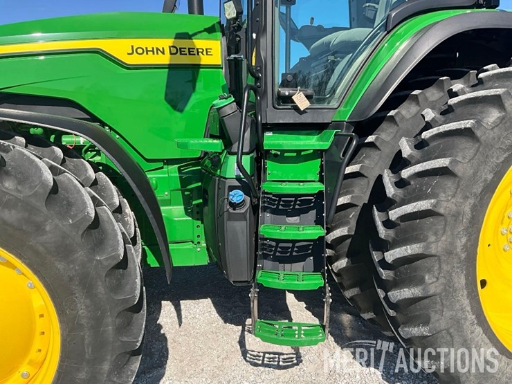 2023-john-deere-8r-340-image-16