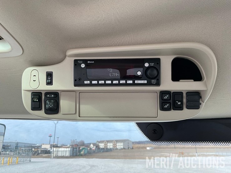 2023-john-deere-6r-175-image-47