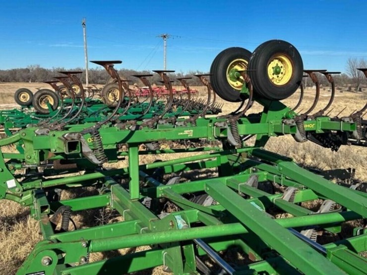 2008-john-deere-2210-image-21