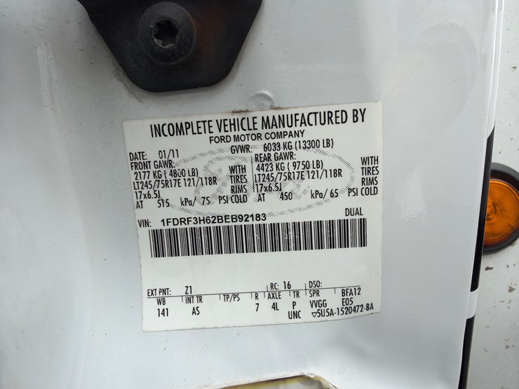 2011-ford-f350-image-17