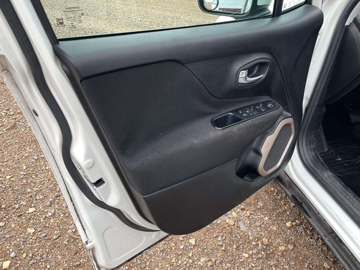 2017-jeep-renegade-image-9