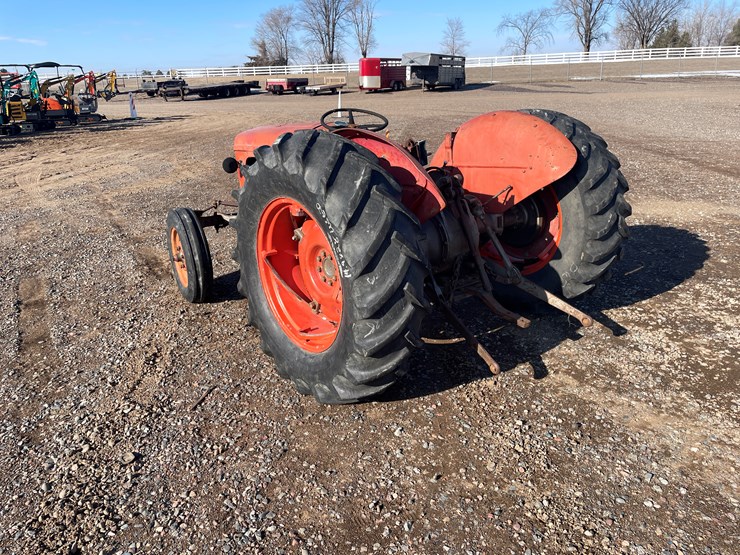 #1018-•-massey-ferguson-mf35-image-2